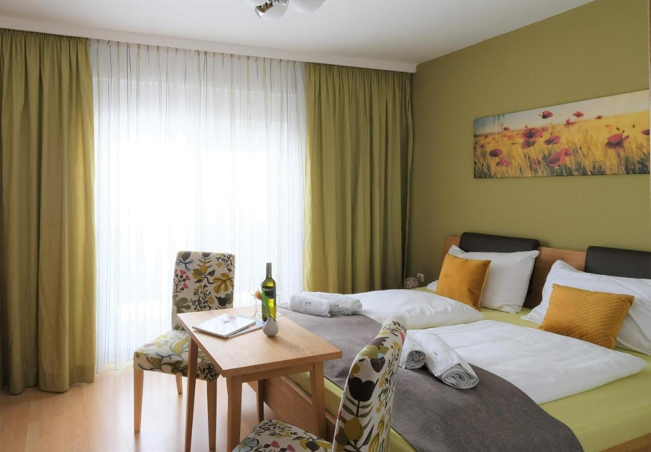 Winzerhof Lentsch Apartment Jois Exterior photo